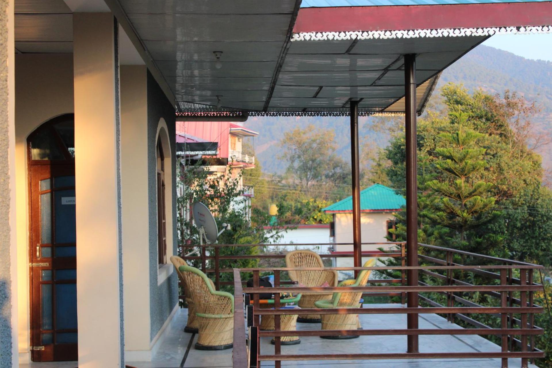 Aditya Homestay Bir-Billing Surrounded By Mountains Exterior foto
